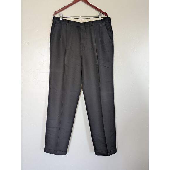 HAGGAR Dress Pants Men's Size‎ 38 x 32 Black Pleated Cuffed Classic Professional - Picture 1 of 7